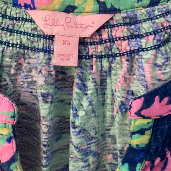 Lily Pulitzer sleeveless top! Sz Xs! Coral print and fish! Good condition! - Picture 4 of 5